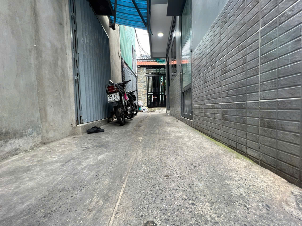 SÁT MẶT TIỀN Q4<br>NGANG 5.5 DÀI 3.5 <br>ĐÚC BÊ TÔNG CÓ 2 TỶ - Ảnh chính