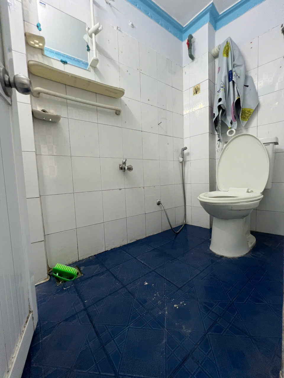 SÁT MẶT TIỀN Q4<br>NGANG 5.5 DÀI 3.5 <br>ĐÚC BÊ TÔNG CÓ 2 TỶ - Ảnh 2
