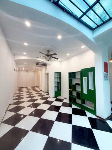 Cho thuê nhà ngõ 106 Hoàng Quốc Việt, Cầu Giấy 80m x 3T giá 20.5tr, gara ô tô, 2 thoáng - Ảnh 1
