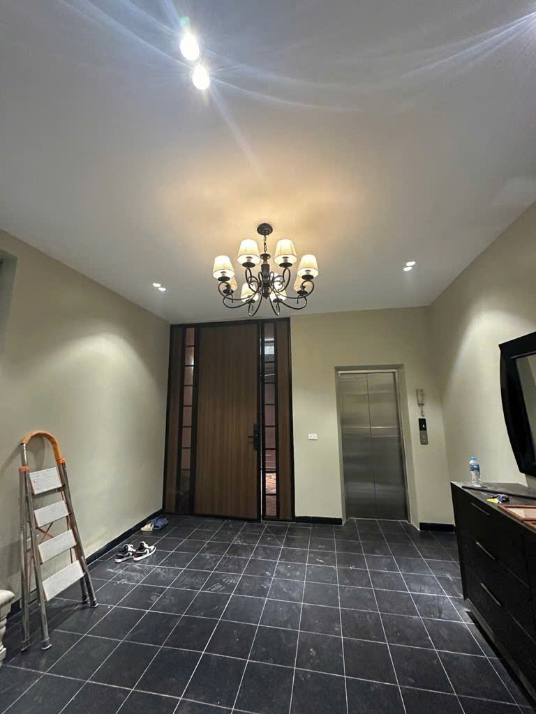 Tứ Liên nhà đẹp ngõ nông - thang máy - 6 tầng ở luôn full nội thất - 69m2 giá 13,9 tỷ. - Ảnh 1