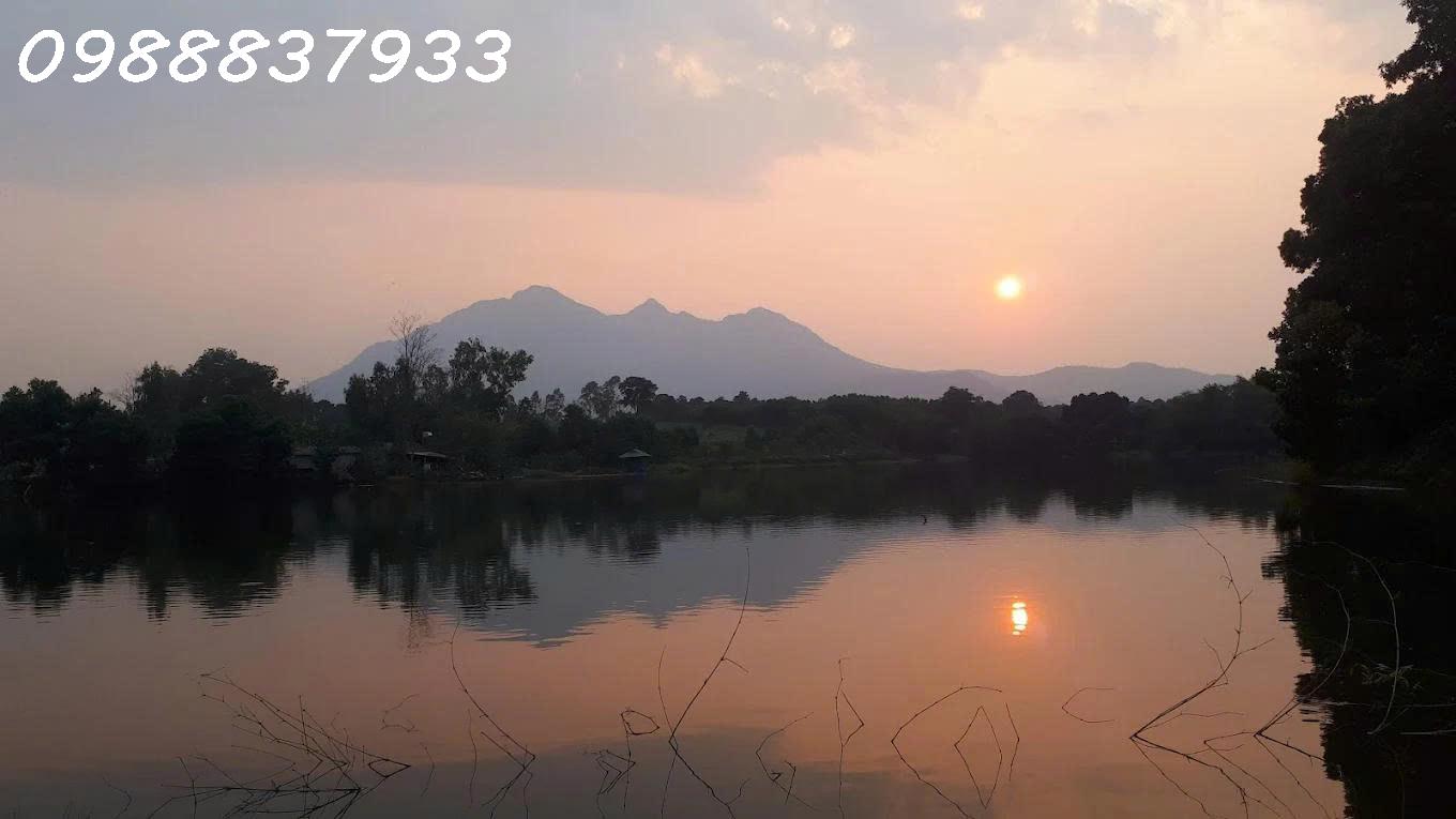 Nhà cạnh hồ, TX Sơn Tây, view như Đà Lạt, cần bán gấp giá rẻ - Ảnh 1