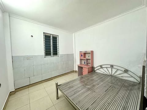 mặt ngõ rộng, cách mặt phố Đại Cát 30m, bãi ô tô xung quanh nhà. - Ảnh 4