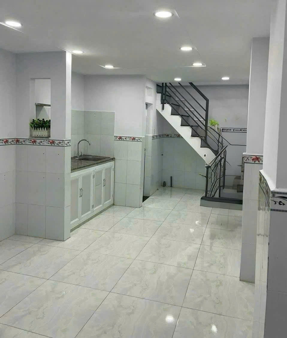 Bán nhà ĐƯỜNG SỐ 3, Bình Hưng Hòa A, Bình Tân. 30m2, 2 tầng, 3PN, Sổ Hồng, 3.5 tỷ. - Ảnh 1