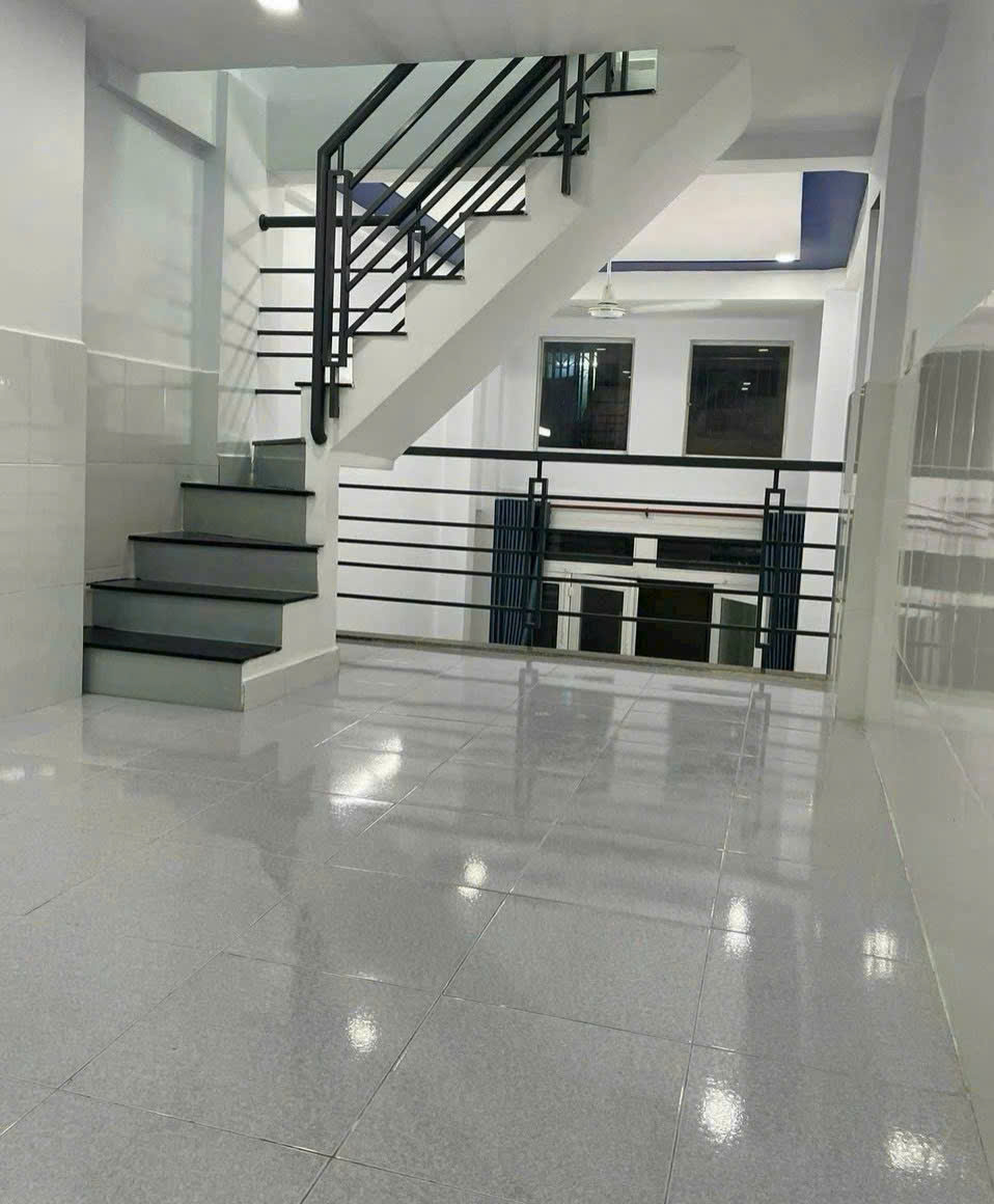 Bán nhà ĐƯỜNG SỐ 3, Bình Hưng Hòa A, Bình Tân. 30m2, 2 tầng, 3PN, Sổ Hồng, 3.5 tỷ. - Ảnh 2