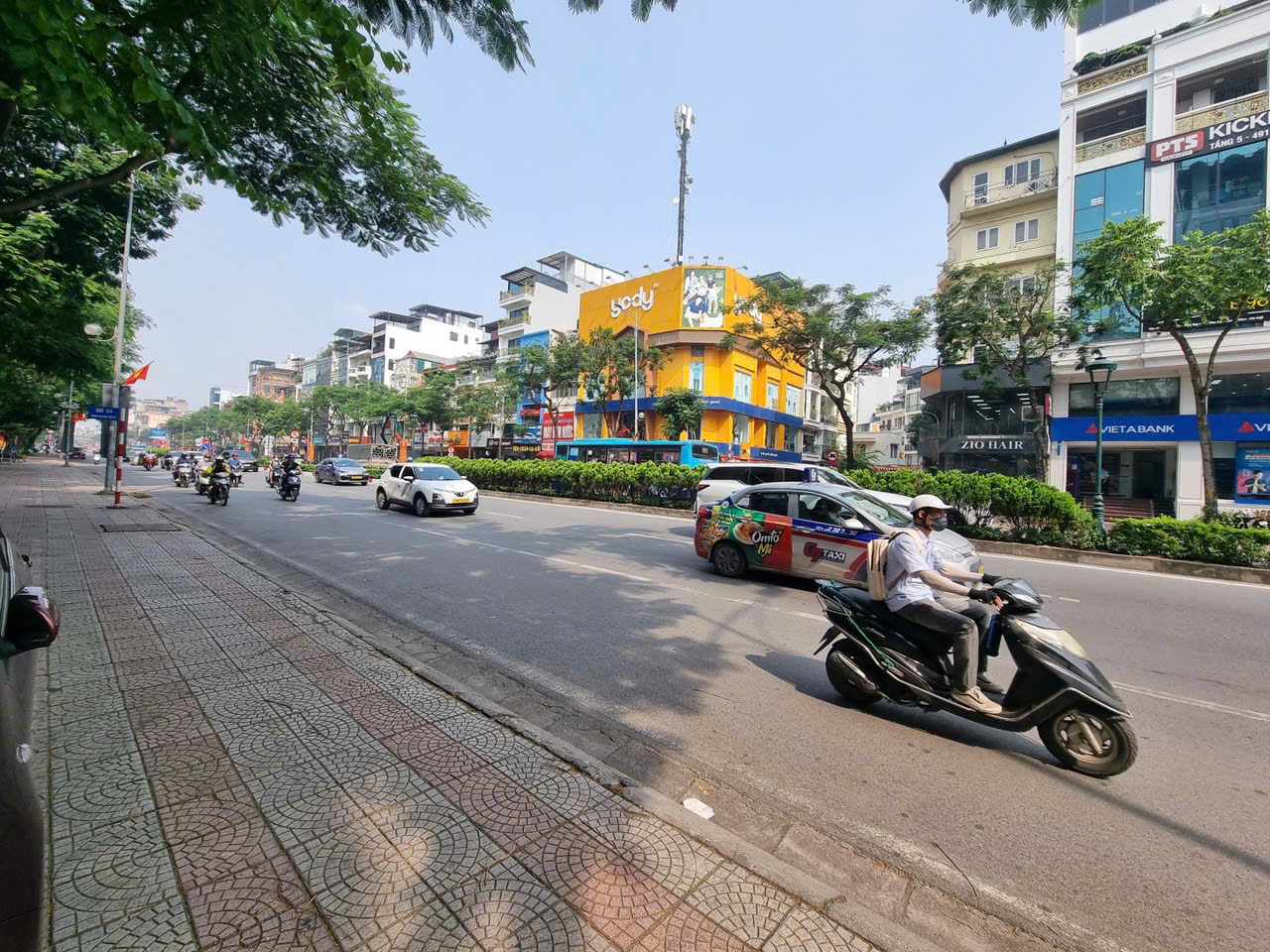 BÁN NHÀ MẶT PHỐ VIP NGUYỄN VĂN CỪ – VỈA HÈ 15M – KINH DOANH VÔ ĐỊCH – 75 TỶ<br>📍 Vị trí đắc địa, vỉa - Ảnh 1