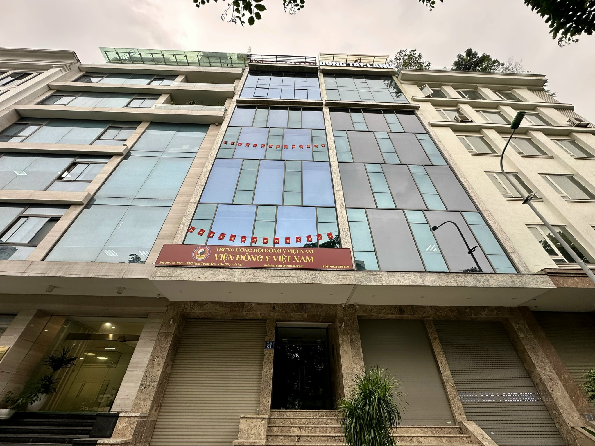 (Tin thật 100%) Bán tòa Bulding 132m2 x 9T ở Trần Thái Tông - DT 3 tỷ/năm - Đẳng cấp số 1 Cầu Giấy - Ảnh chính