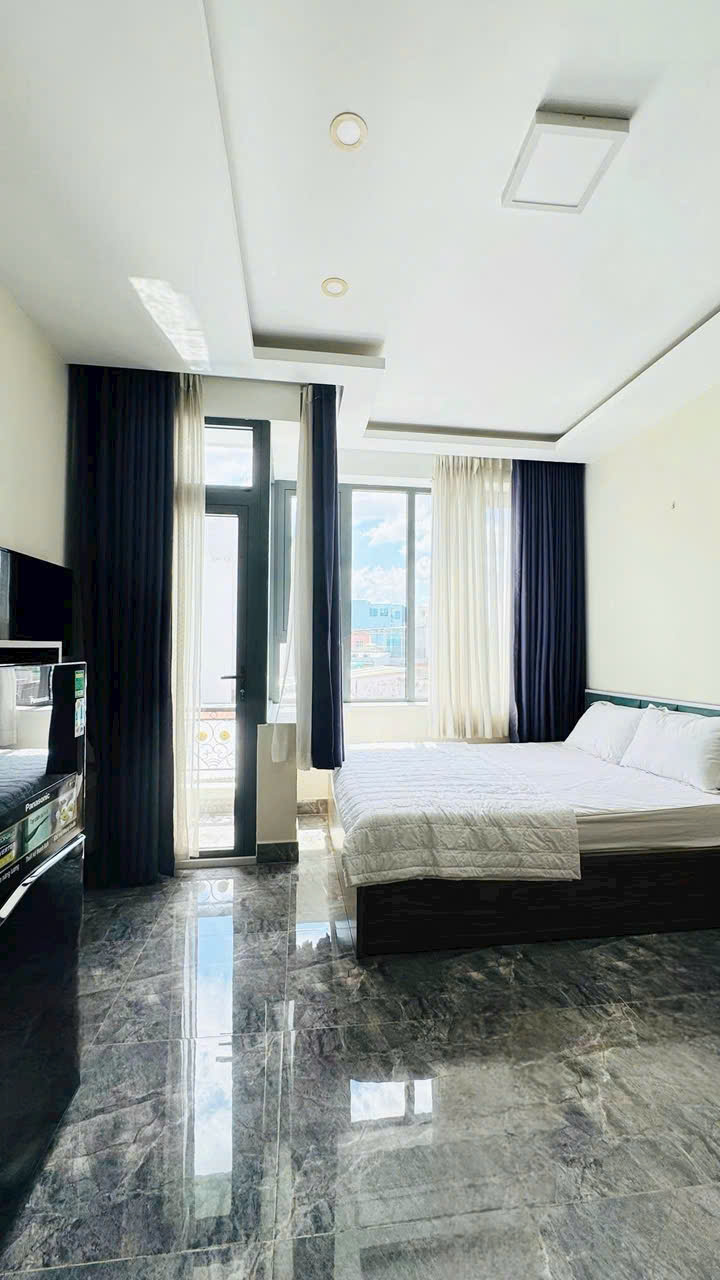NHÀ KẾ QUẬN 1- DÒNG TIỀN 3.6 TỶ/5NĂM- CAO 6 TẦNG 8 PHÒNG ĐỦ NỘI THẤT- NGUYỄN KHOÁI QUẬN 4: 12 TỶ. - Ảnh 2