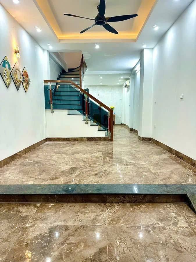 HƠN 11TỶ - NHÀ MẶT NGÕ KINH DOANH - QUẬN THANH XUÂN – VỊ TRÍ TRUNG TÂM – Ô TÔ TRÁNH - Ảnh 1