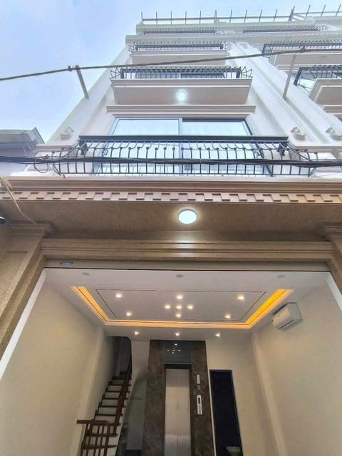 Bán Nhà Ngõ 61 Phố Trạm, Cổ Linh, Long Biên, 38m2, Gara, Ô Tô, Thang Máy Phân Lô - Ảnh chính
