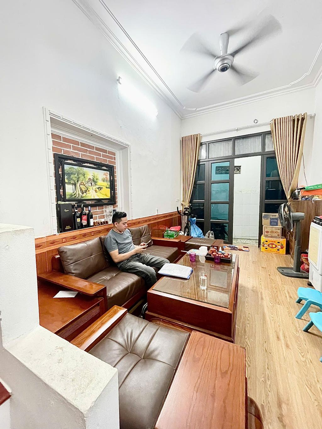 HIẾM. DƯƠNG VĂN BÉ  3 TẦNG  40M2 – NGÕ 3 GÁC, NÔNG,  20M RA Ô TÔ – GIÁ 6.2 TỶ - Ảnh 2