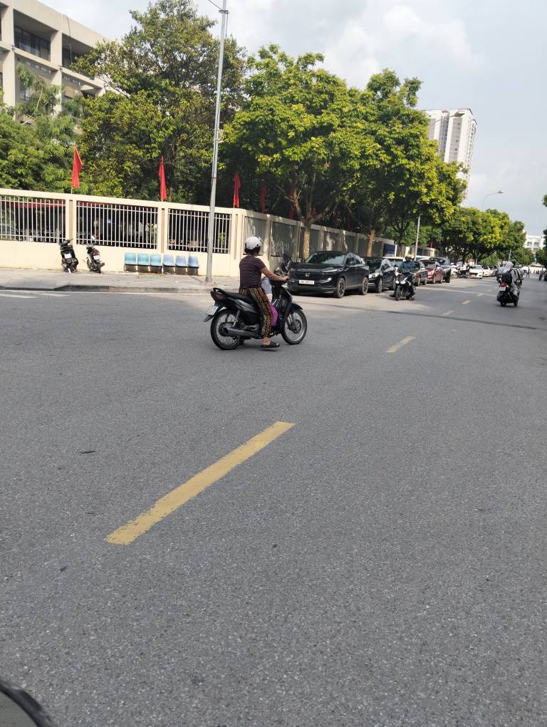 CHÍNH CHỦ BÁN NHÀ QUANG TRUNG HÀ ĐÔNG ,MẶT PHỐ, 5 Ô TÔ TRÁNH , KINH DOANH VIP, VỈA HÈ ĐÁ BÓNG . NỞ - Ảnh 3