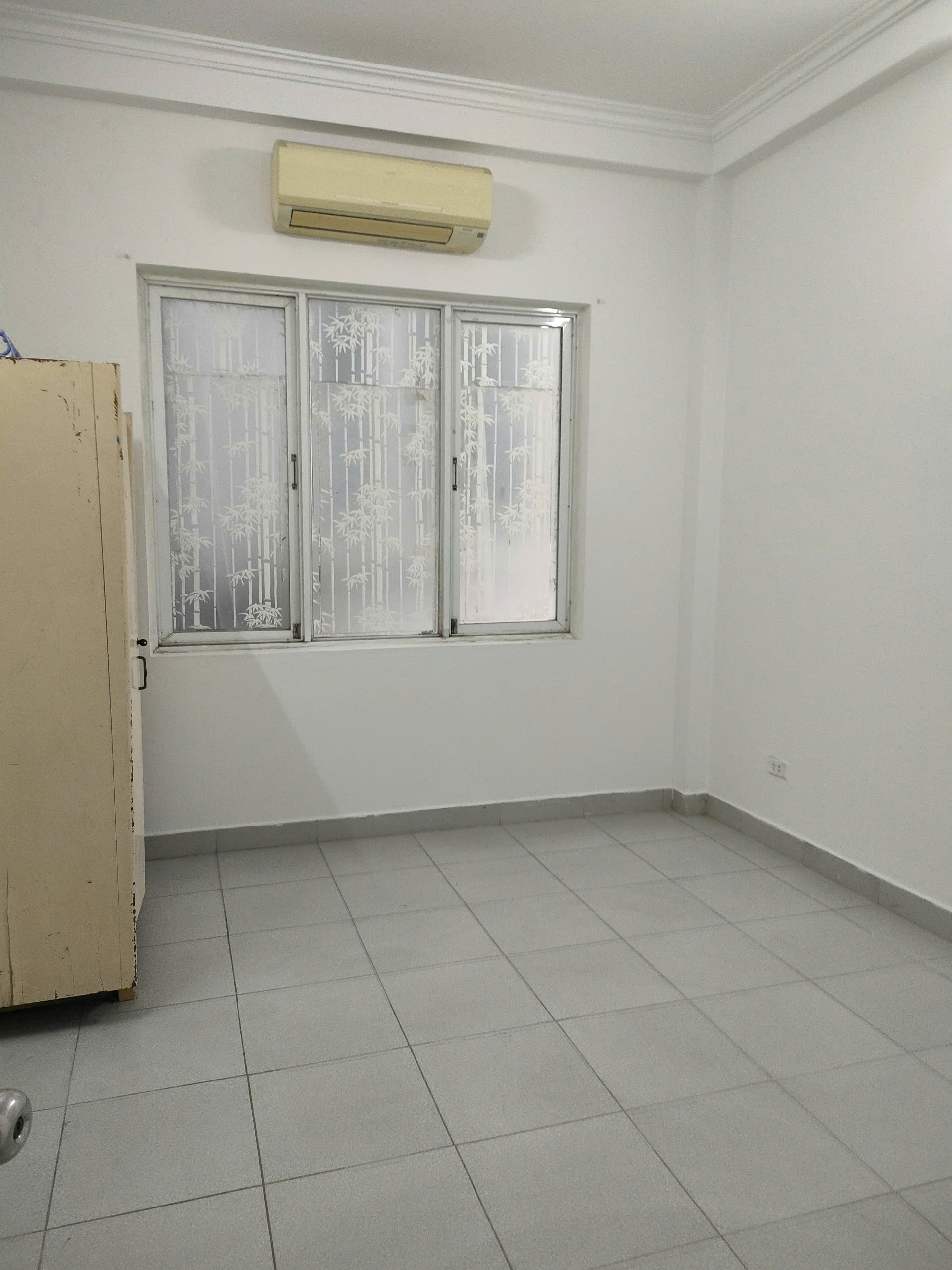 2 ngày 3 khách đàm phán Trung Tả, Khâm Thiên 22m/28mT2, 3 tầng, mặt tiền 4.3m, 4.31 tỷ Đống Đa. - Ảnh 1
