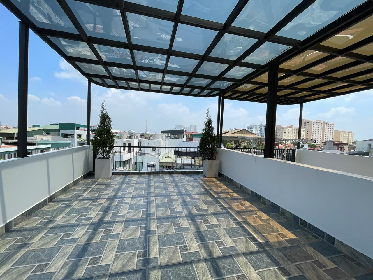 Bán nhà Ngọc Thụy  Gara để 2 ô tô <br>Diện tích 64m², mặt tiền 5m, giá hơn 17 tỷ.Gara để 2 ô tô. - Ảnh 2