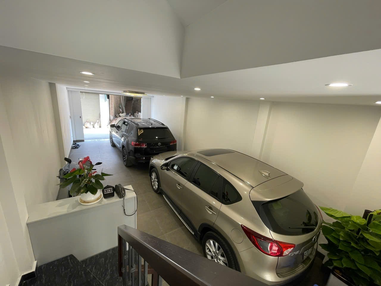 Bán nhà Ngọc Thụy  Gara để 2 ô tô <br>Diện tích 64m², mặt tiền 5m, giá hơn 17 tỷ.Gara để 2 ô tô. - Ảnh chính