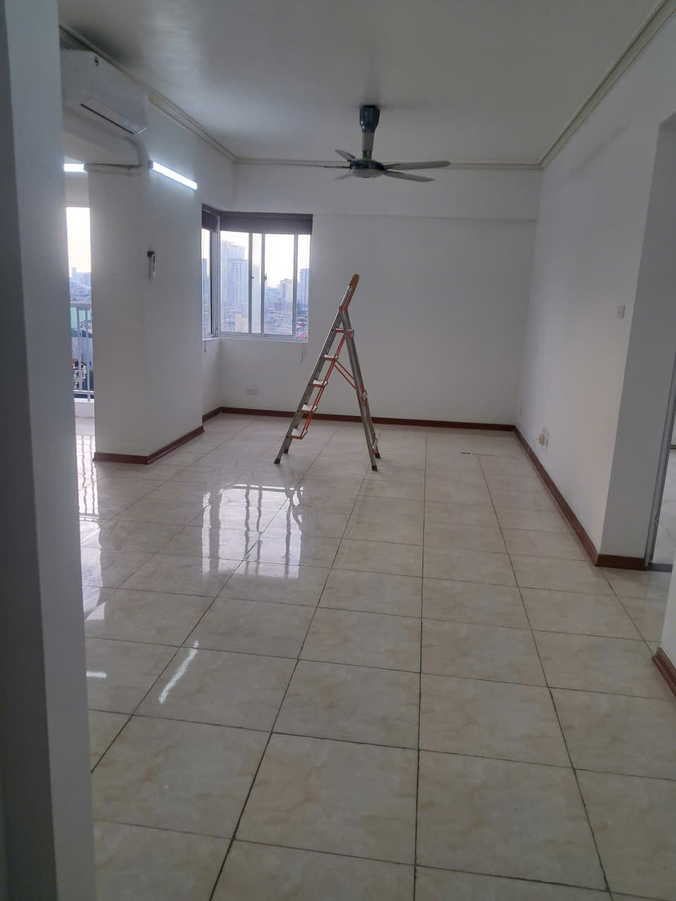 Cần bán căn hộ 3 ngủ chung cư LILAMA đường Lĩnh Nam - Ảnh 2