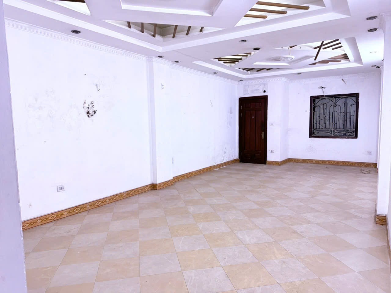 BÁN NHÀ MẶT PHỐ NGUYỄN VĂN CỪ – TRUNG TÂM LONG BIÊN - Ảnh chính