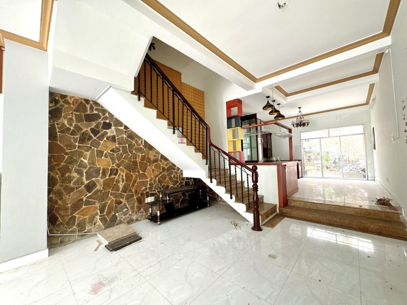 Bán nhà mặt phố 4 tầng, 90m2 đường KDC Nam Long, Phước Long B, Q.9. Sổ hồng, 5PN, giá 11.35  tỷ - Ảnh 2