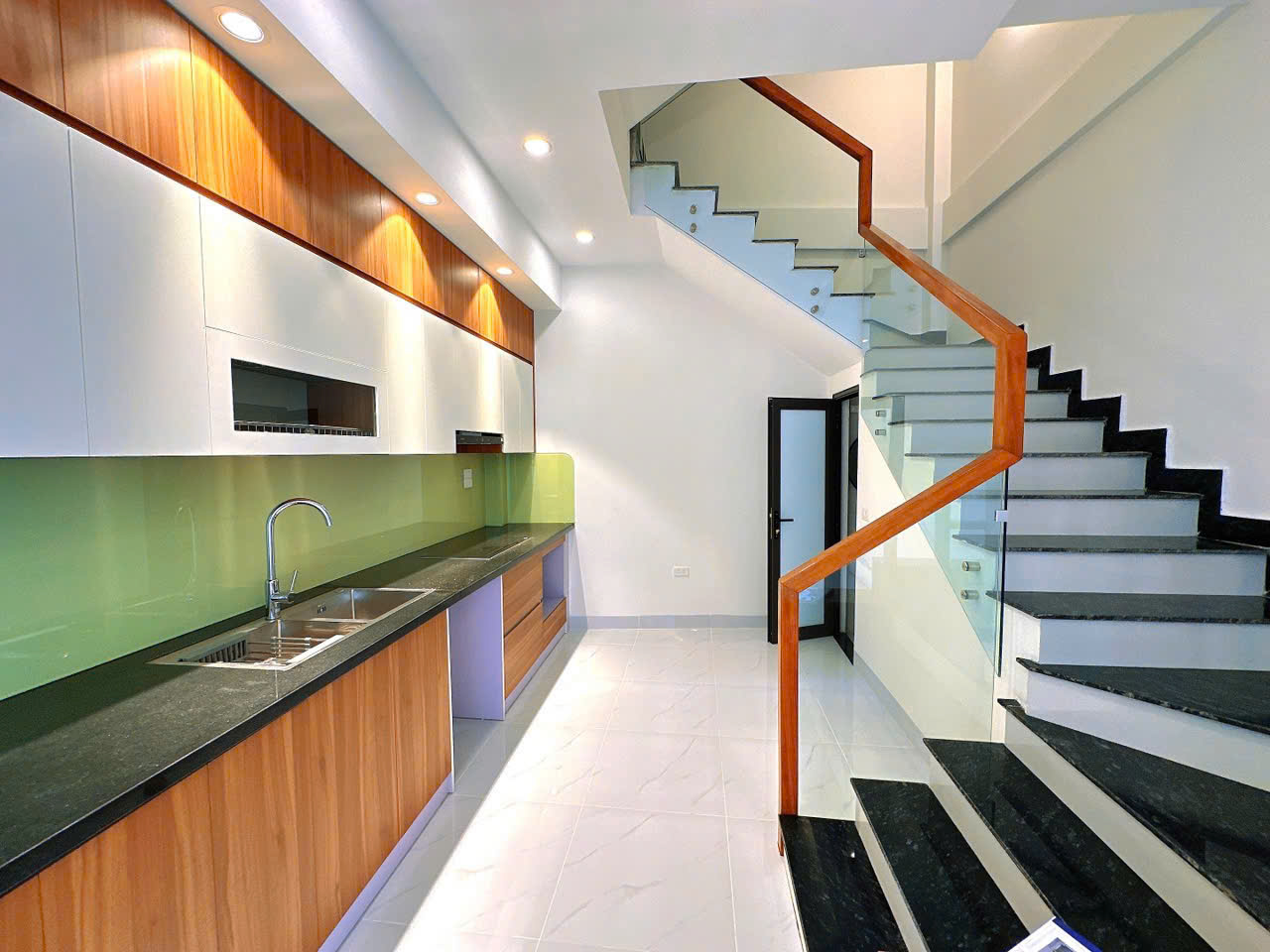 NHÀ ĐẸP – PHỐ LẠC LONG QUÂN, CẦU GIẤY – CHỦ ĐẦU TƯ XÂY UY TÍN VỚI HƠN 20 NĂM KINH NGHIỆM, XÂY TỐI - Ảnh 2