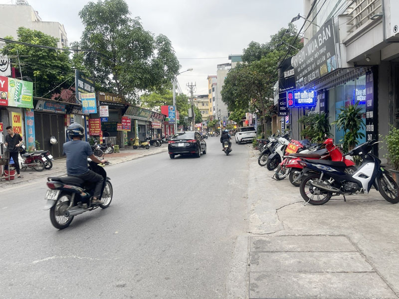 Cần bán 59m2 nhà 3 tầng phố Trâu Quỳ, Phường Gia Lâm, kinh doanh sầm uất, dòng tiền ổn định - Ảnh chính