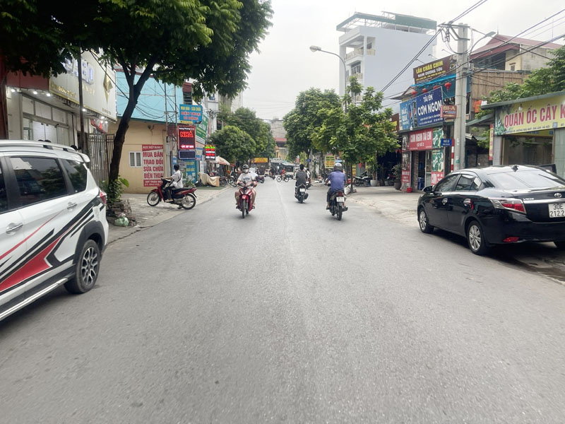 Cần bán 59m2 nhà 3 tầng phố Trâu Quỳ, Phường Gia Lâm, kinh doanh sầm uất, dòng tiền ổn định - Ảnh 2