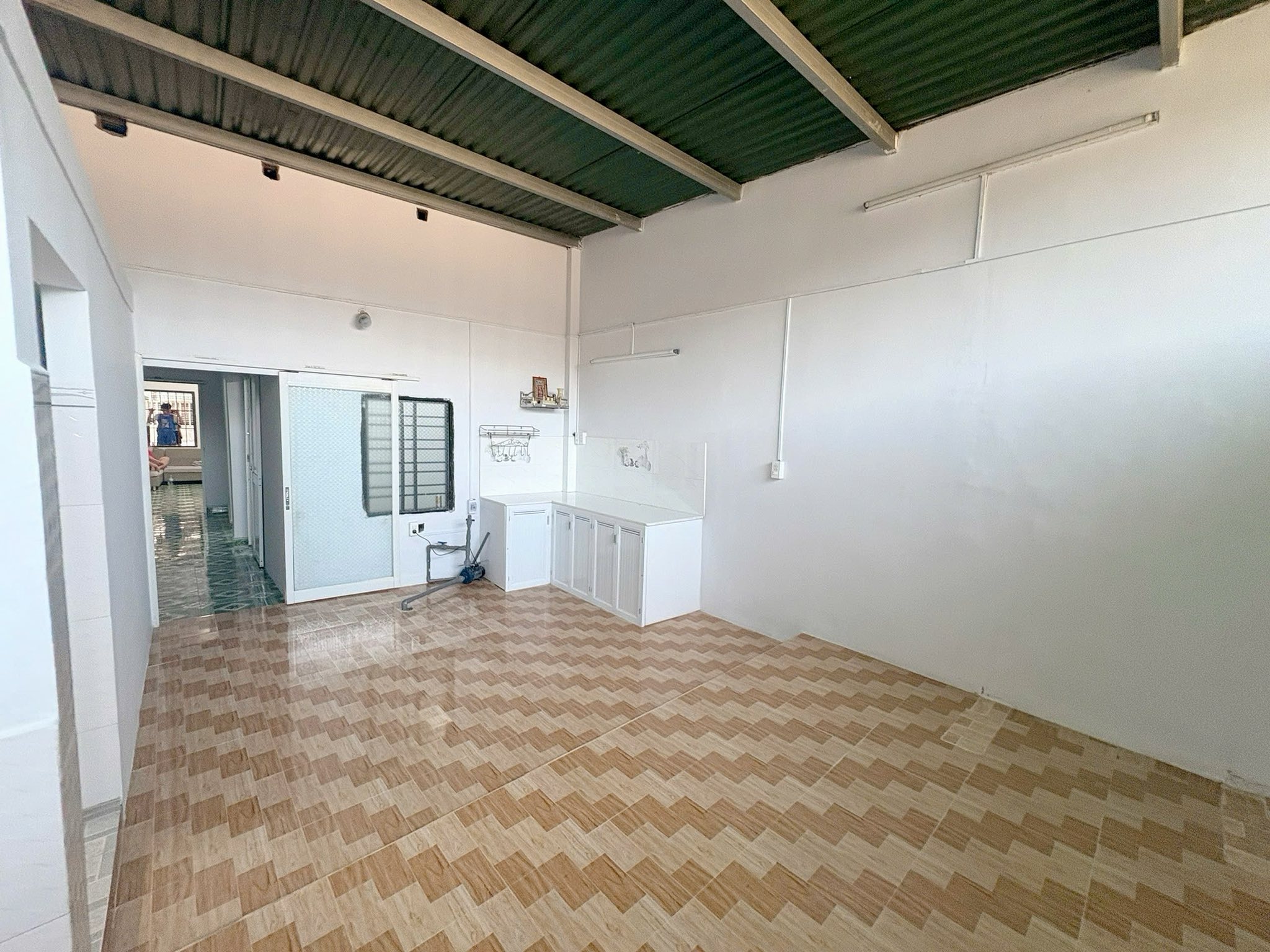 Cho thuê nhà nguyên căn 2pn hẻm Đồng Nai rộng 140m2 giả rẻ 6tr5/tháng - Ảnh 3