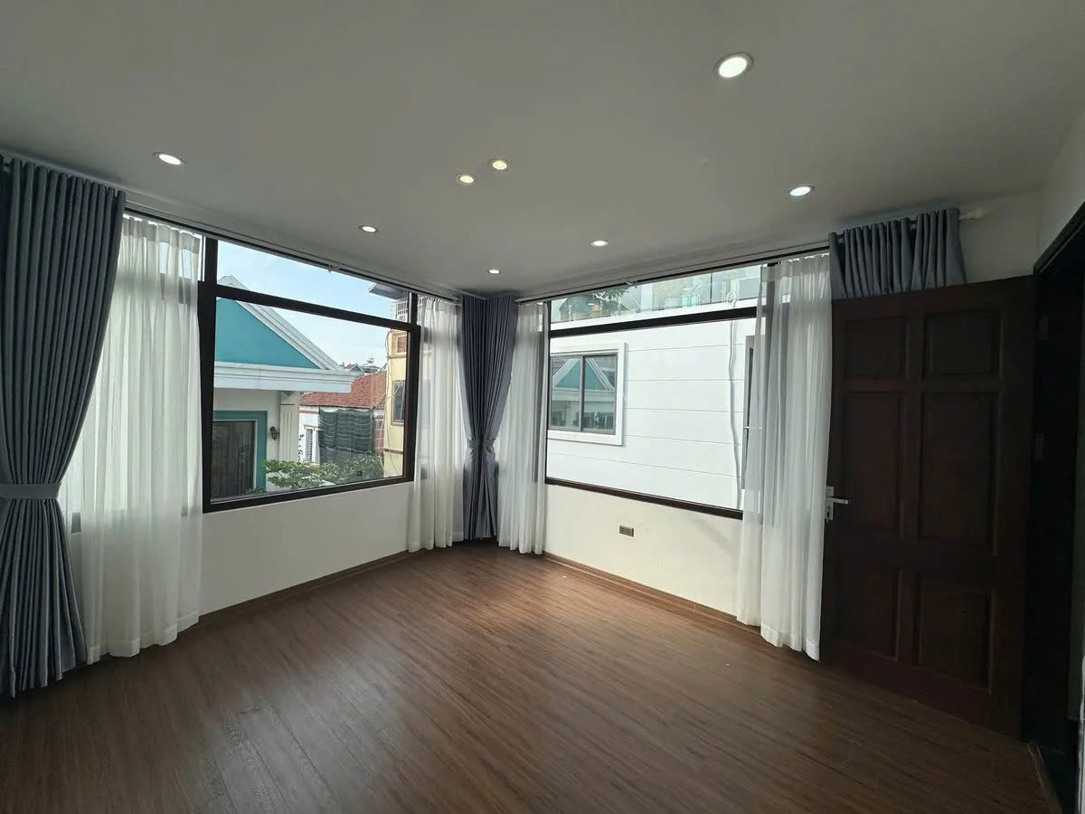 NHÀ MỚI- ĐẸP Ô TÔ VÀO NHÀ Đức Giang 47m2 X 4 tầng mặt tiền 3.85m, 10.5 tỷ Long Biên. - Ảnh 3