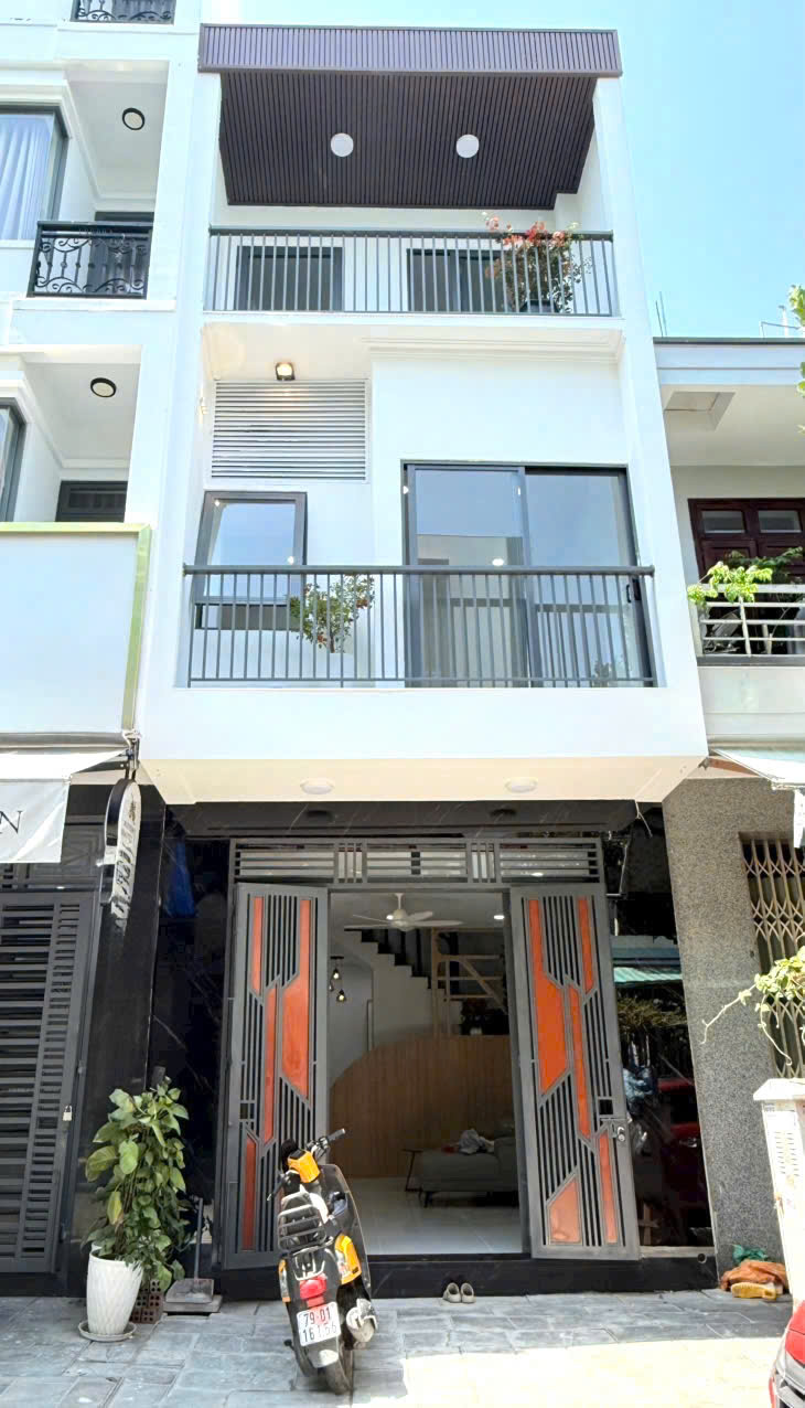 Nhà mới đẹp 3 tầng đường B5- TĐC KĐT VCN Phước Hải - phường Nam Nha Trang chỉ 6tỷ650tr - Ảnh 1