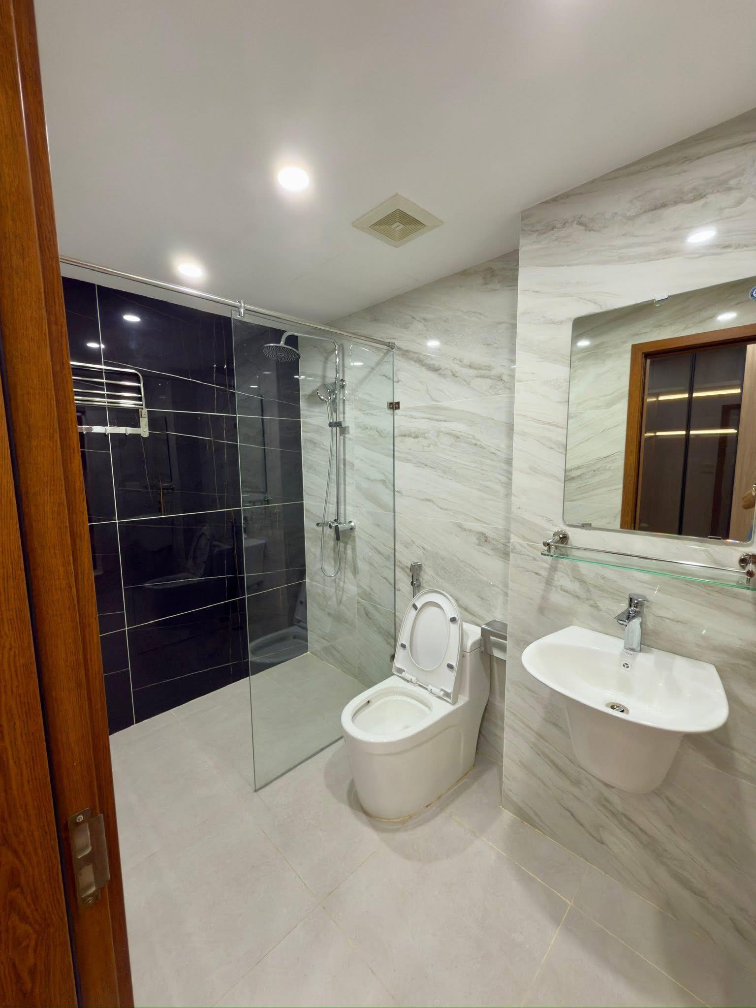 Bán Gấp Nhà Ngõ 71 Phố Hồng Tiến, Bồ Đề, 51m2, MT5m, 6 Tầng, Thang Máy, Full nội thất - Ảnh 6