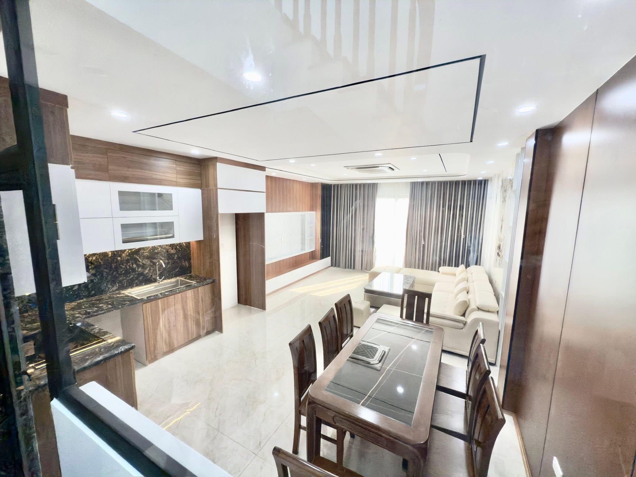 Bán Gấp Nhà Ngõ 71 Phố Hồng Tiến, Bồ Đề, 51m2, MT5m, 6 Tầng, Thang Máy, Full nội thất - Ảnh 1