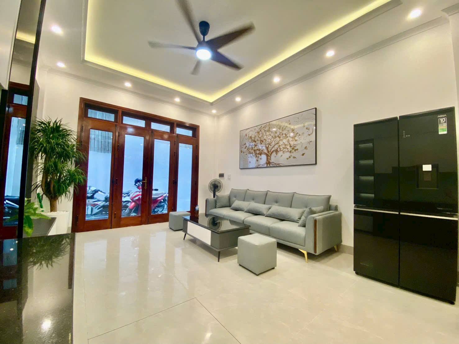 Bán Gấp Nhà Ngõ 48 Đàm Quang Trung, Cổ Linh, Long Biên, 48m2, 6 Tầng, Thang máy, Lô Góc - Ảnh chính