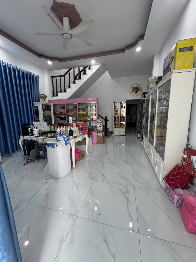 BÁN NHÀ Phạm Văn Đồng , TT THỦ ĐỨC. TP HCM 200m² 12 tỷ lẻ .Giá như nhà cấp 4 . 2 tầng. Chỉ hơn - Ảnh 2