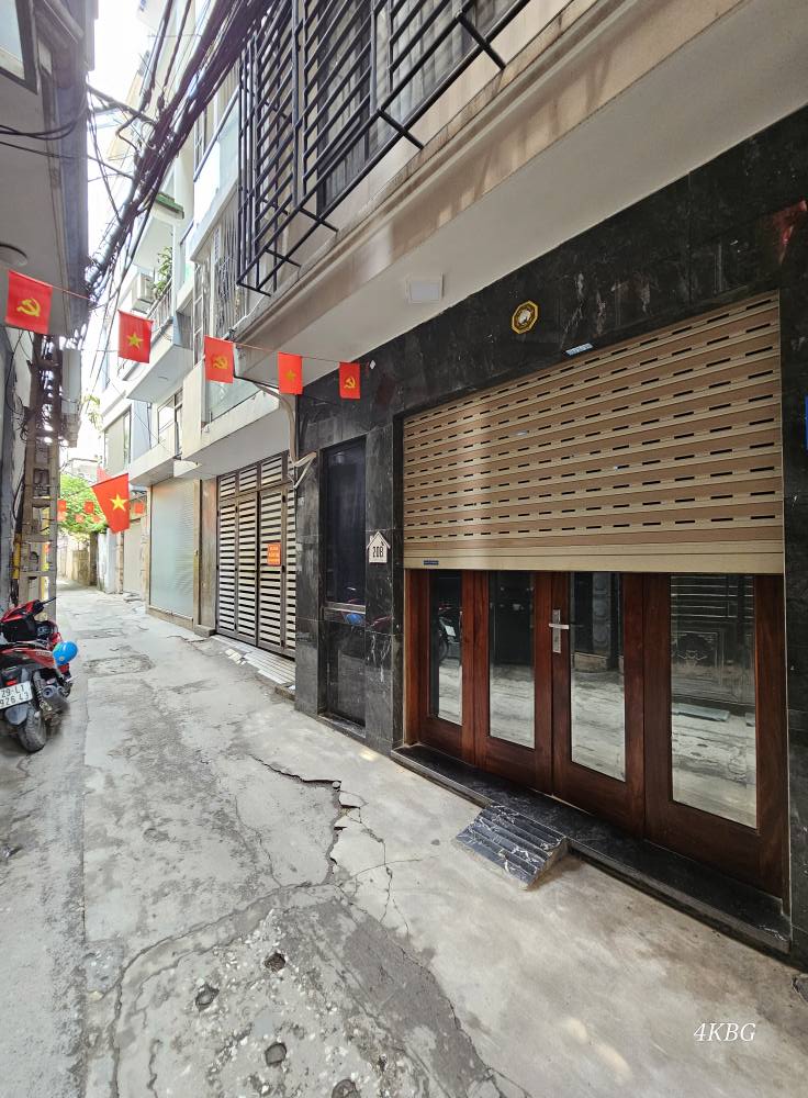 BÁN NHÀ TRUNG TÂM QUẬN CẦU GIẤY NHÀ MỚI TIỆN NGHI ĐẦY ĐỦ GẦN PHỐ NGÕ RỘNG THÔNG THOÁNG 45M 13,5 TỶ - Ảnh chính