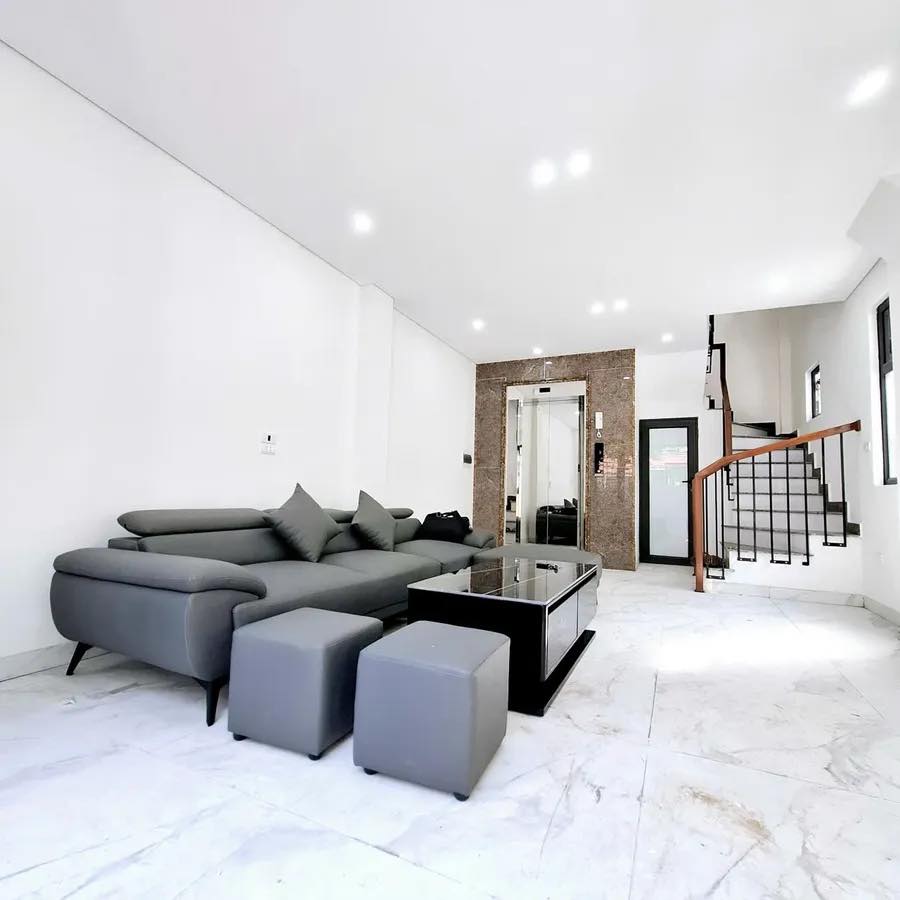 HIẾM. NHÀ LÔ GÓC PHỐ SÀI ĐỒNG 40M2, 6T THANG MÁY. MT 4.5M, Ô TÔ CẠNH NHÀ - 8 TỶ - Ảnh 1
