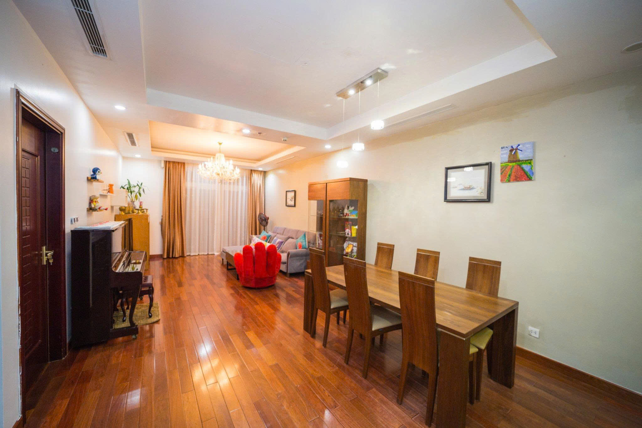 Căn to giá rẻ tại ROYAL CITY giá đẹp nhà tầng cao . - Ảnh chính