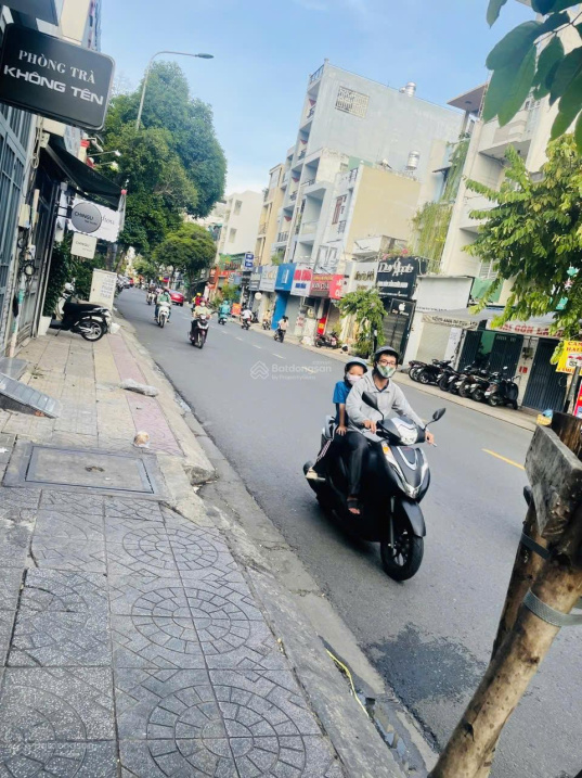 Bán gấp nhà mặt tiền Trương Vĩnh Ký Tân Sơn Nhì Ngang 4m nở hậu 4.2m Giá chỉ 10.2 tỷ - Ảnh 1