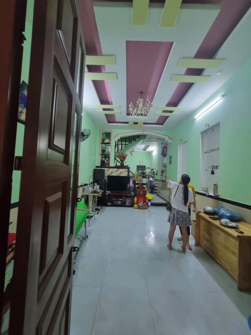 Bán nhà 2 Tầng DĩAn,SHR đường 2 xe hơi thông,gần chợ Tân Long - Ảnh 2