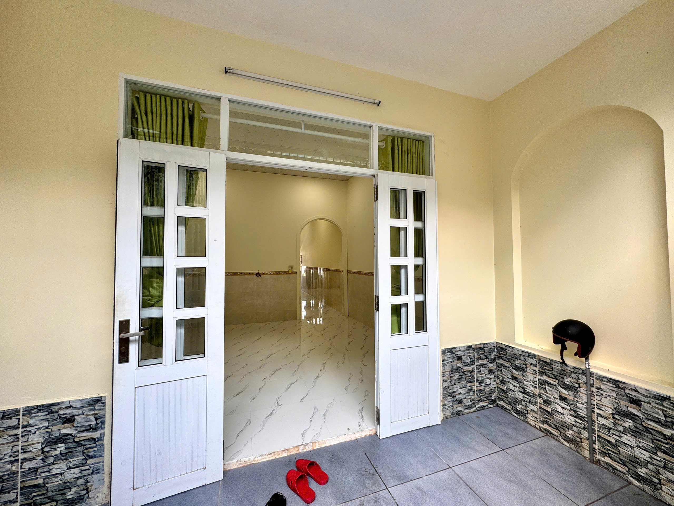 BÁN NHÀ MỚI VIEW TRĂNG VIEW BIỂN ĐÓN GIÓ BIỂN MÁT MẺ MỖI NGÀY. - Ảnh 1
