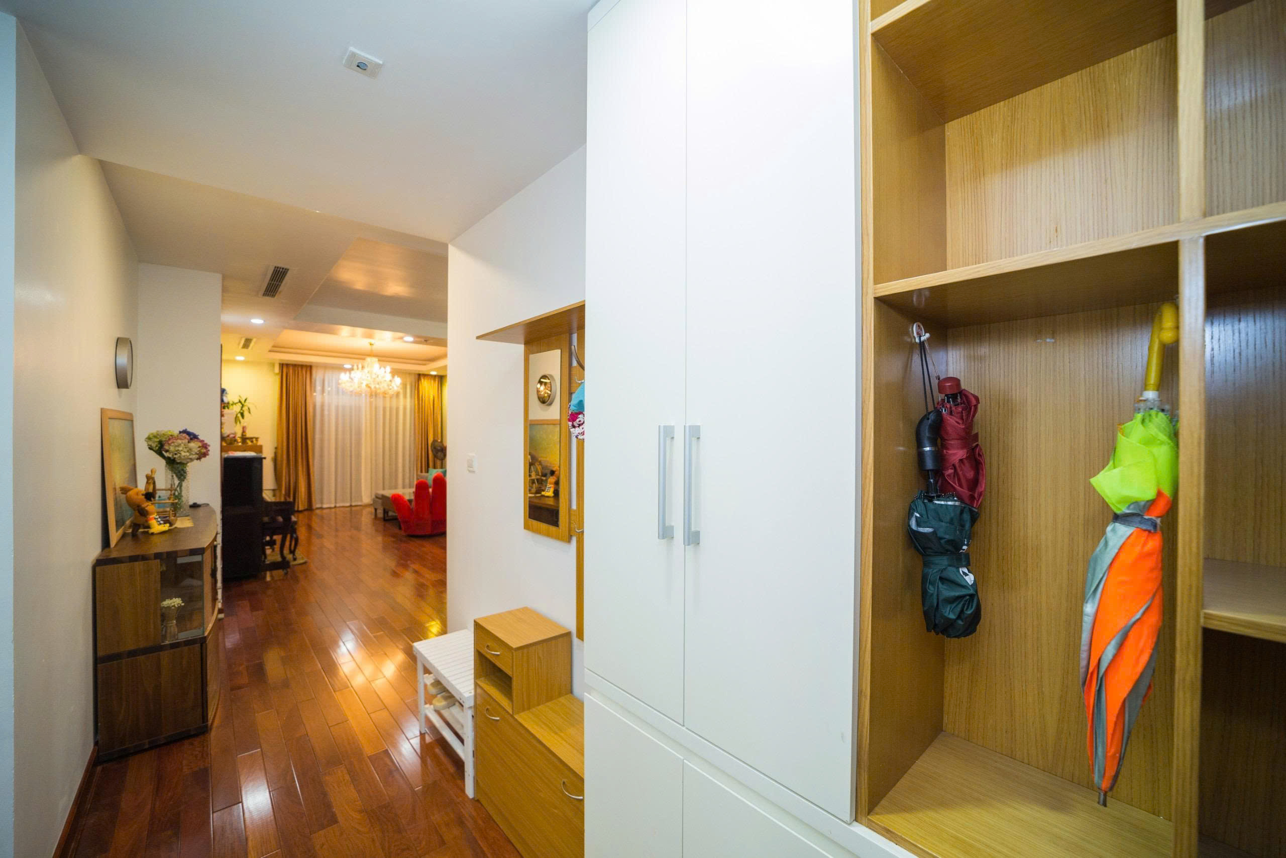 ROYAL CITY - R2 145m² - Tầng cao - Căn hộ chung cư - 3PN Hướng ban công Đông Nam Nội thất cơ bản - Ảnh 3