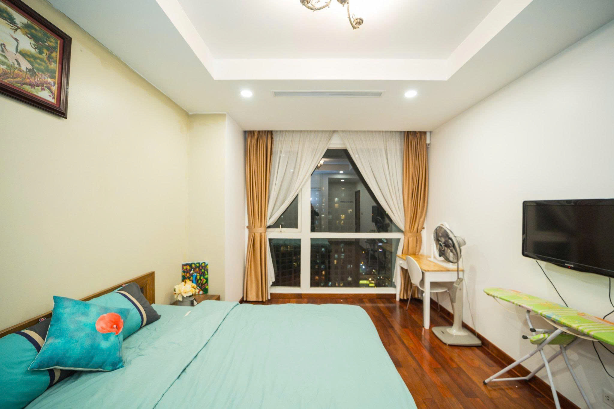 ROYAL CITY - R2 145m² - Tầng cao - Căn hộ chung cư - 3PN Hướng ban công Đông Nam Nội thất cơ bản - Ảnh 4