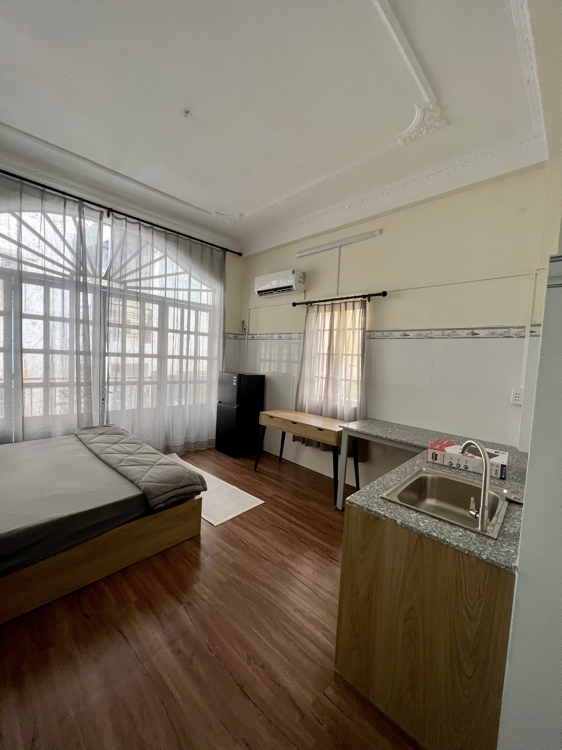 Cho thuê căn hộ full nội thất vị trí đẹp ngay Lý Chính Thắng Q3 - Ảnh chính