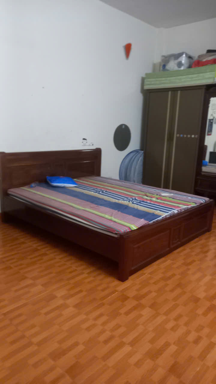 Chính chủ cho thuê phòng 25m2 ở ngõ 141 Nguyễn Khang, mặt sau Vũ Phạm Hàm, điều hòa nóng lạnh đầy - Ảnh chính