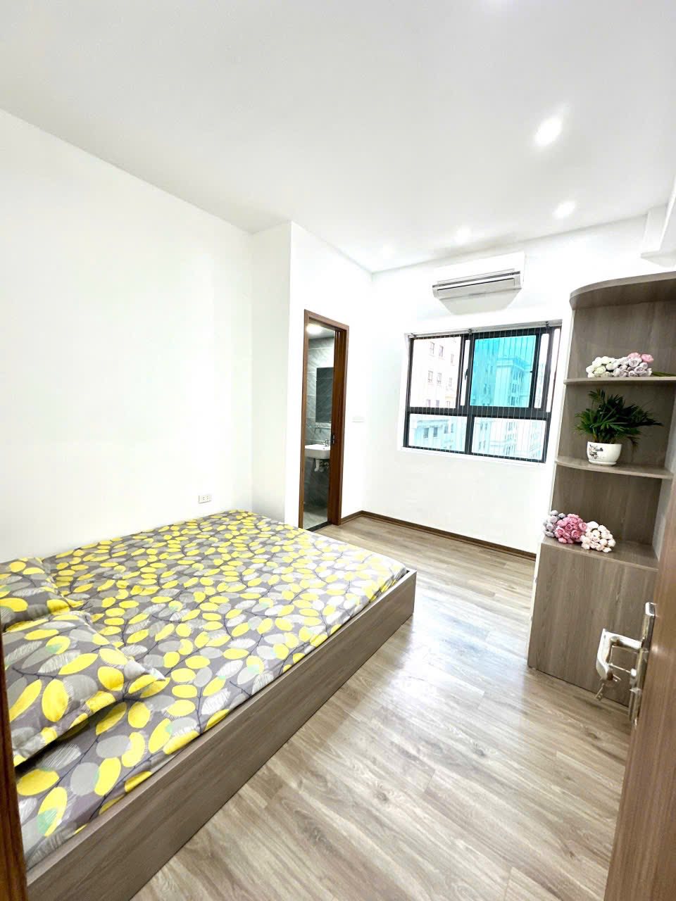 siêu phẩm Linh Đàm chcc 2 ngủ 2 wc DT 66m2, full nội thất view hồ, chỉ 2.5 tỷ cực hiếm - Ảnh 2