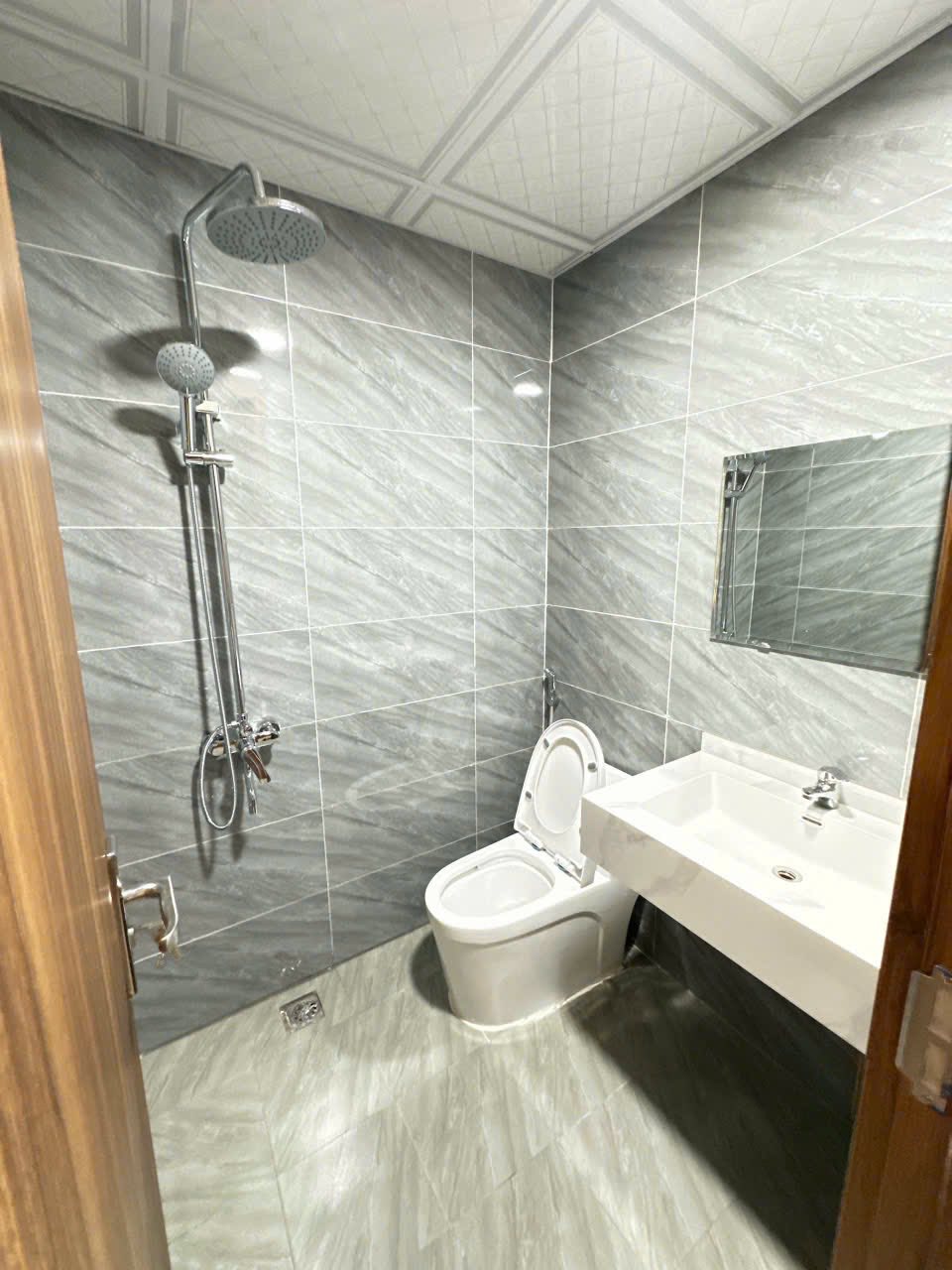 siêu phẩm Linh Đàm chcc 2 ngủ 2 wc DT 66m2, full nội thất view hồ, chỉ 2.5 tỷ cực hiếm - Ảnh 3