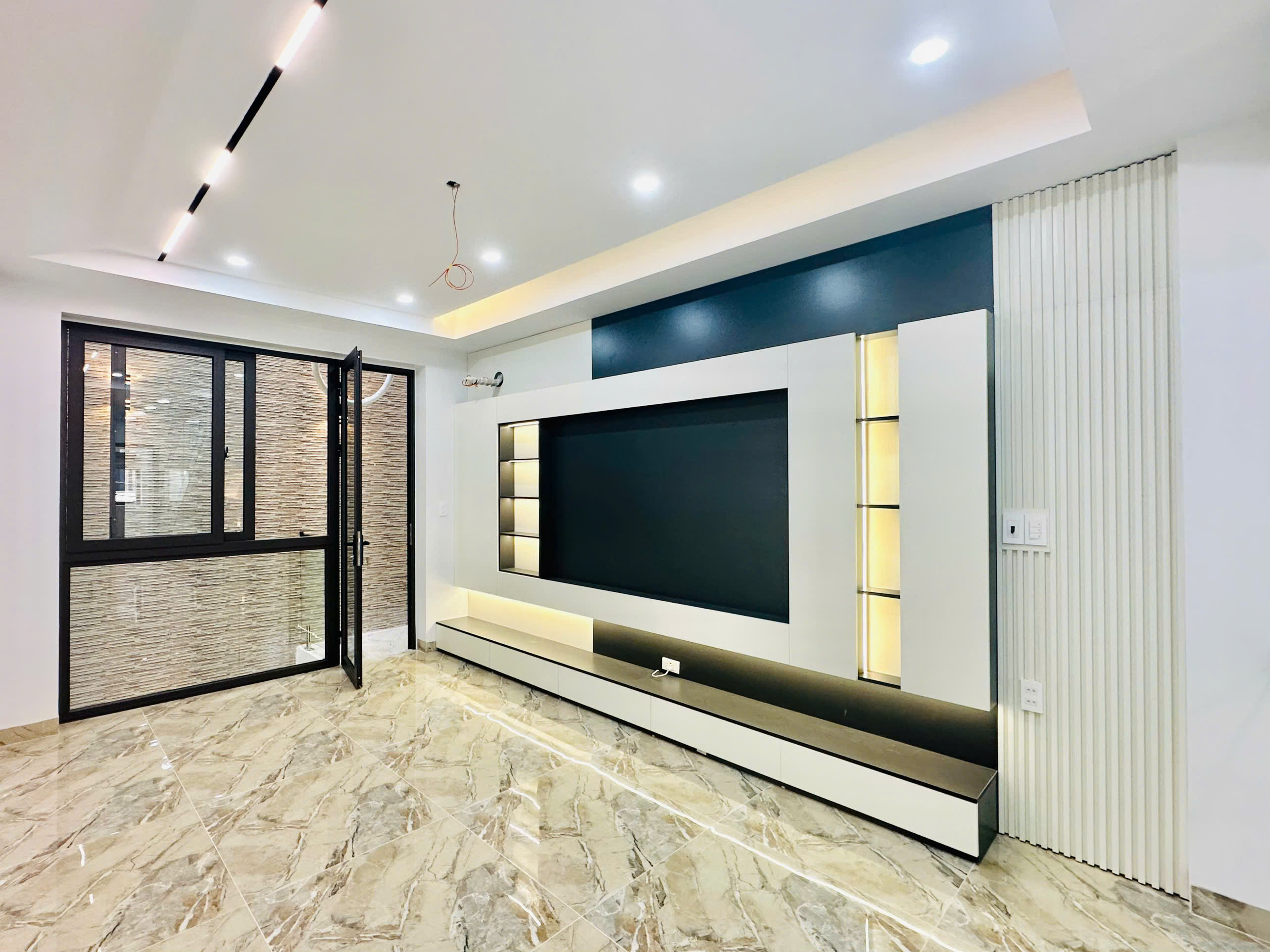 Bán Nhà Phố Tây Văn Cao, Hải Phòng – 4 Tầng Hiện Đại, Ô Tô Vào Tận Nhà - Ảnh 2