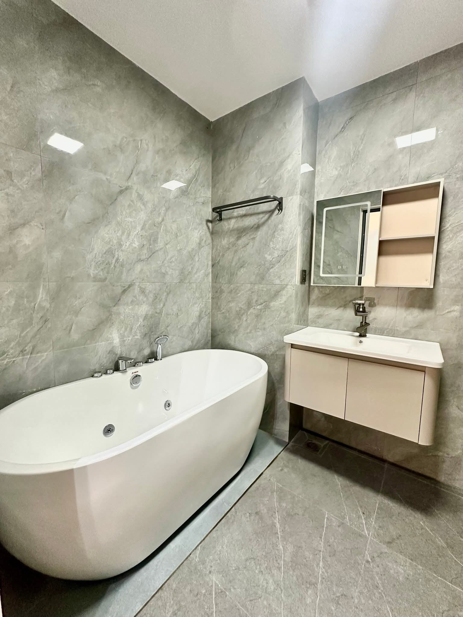 Bán Gấp Nhà Ngõ 268 Ngọc Thụy, Long Biên, 48m2, 6 Tầng, Gara, Thang máy, Full nội thất - Ảnh 6