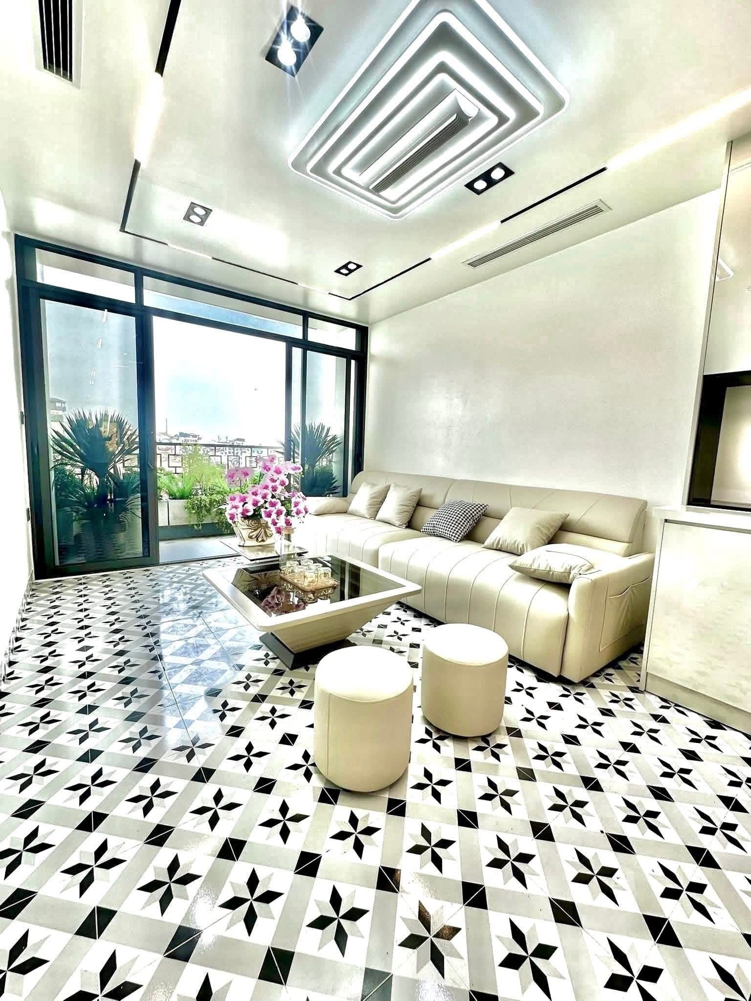 Bán Gấp Nhà Ngõ 268 Ngọc Thụy, Long Biên, 48m2, 6 Tầng, Gara, Thang máy, Full nội thất - Ảnh 1