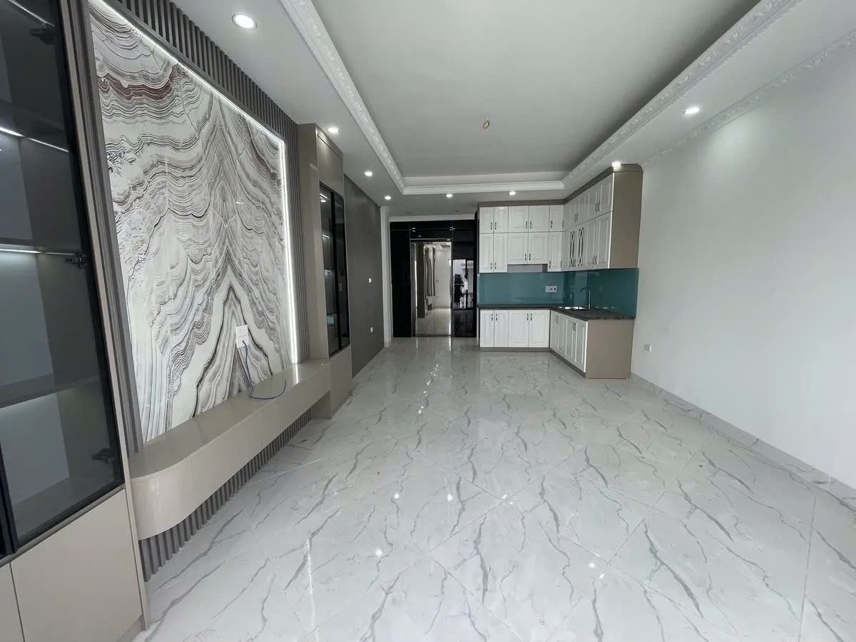 NHÀ ĐẸP MỚI NGÕ Ô TÔ CHÁNH Phố Bát Khối-Long Biên 45m2 X6 tầng X 9.3 TỶ. - Ảnh 3