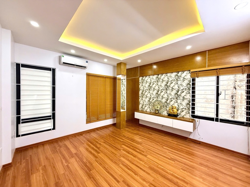 Nhà đẹp Pháo Đài Láng, lô góc 5 tầng chỉ 7,85 tỷ, gần phố, sầm uất - Ảnh 3