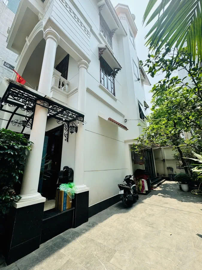 BIỆT THỰ SÂN VƯỜN MẶT PHỐ Ngọc Thụy 200m2 X 4 tầng, mặt tiền 12m, 25 tỷ Long Biên. - Ảnh chính