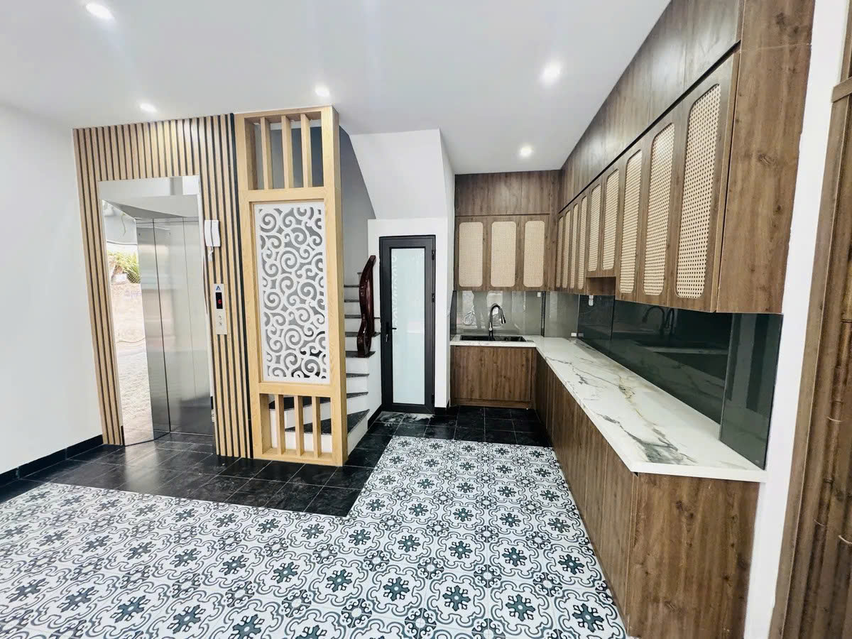 NHÀ ĐẸP MỚI Ô TÔ VÀO NHÀ Phố Trường Lâm 40m2 X 6 tầng,mặt tiền 5m, 9.2 tỷ Long Biên. - Ảnh chính